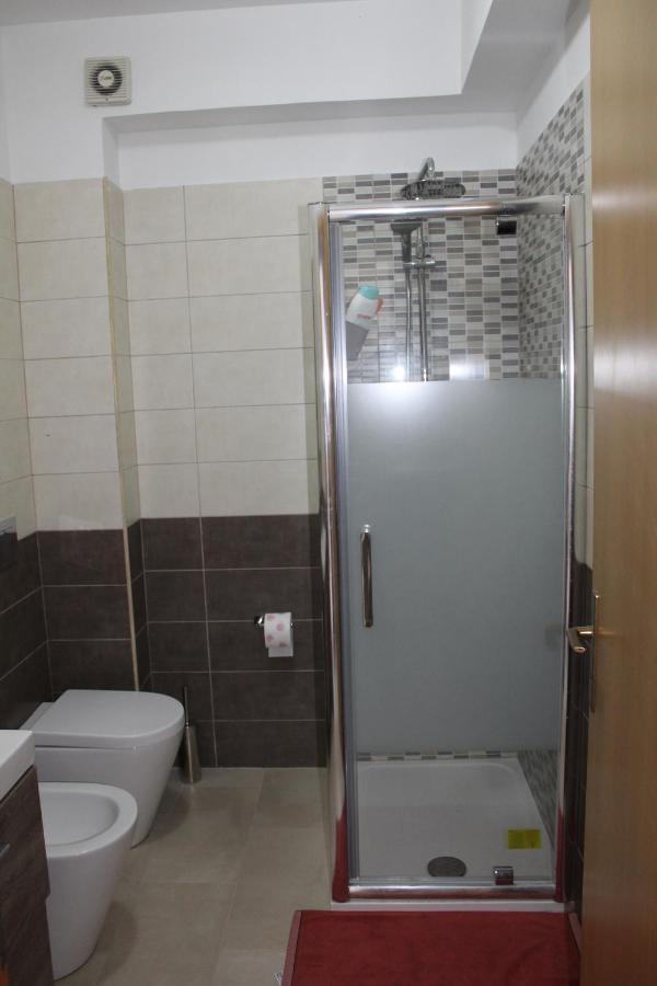 לטויאני Casa Vacanze Leto מראה חיצוני תמונה